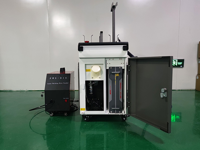 三合一手持式激光焊接、清洗、切割機(jī)