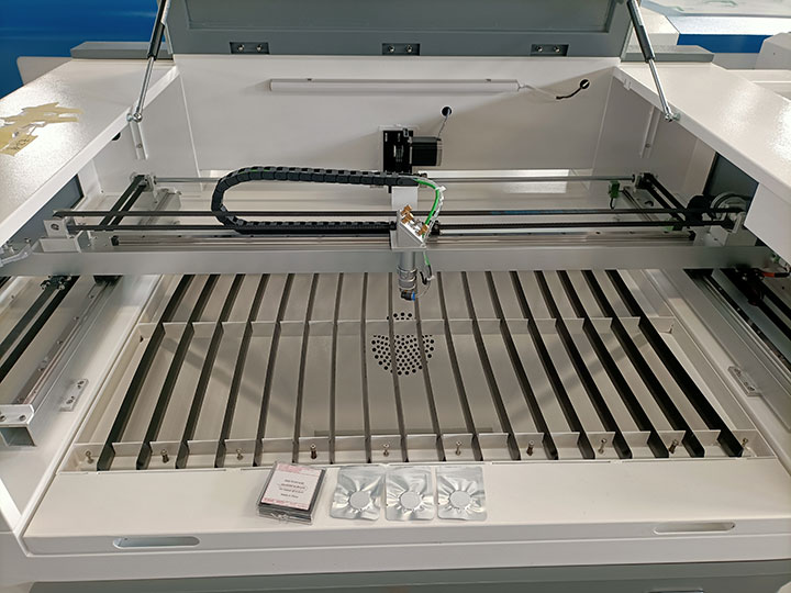 入門級(jí) CO2 業(yè)余愛(ài)好 適合初學(xué)者的激光切割機(jī)