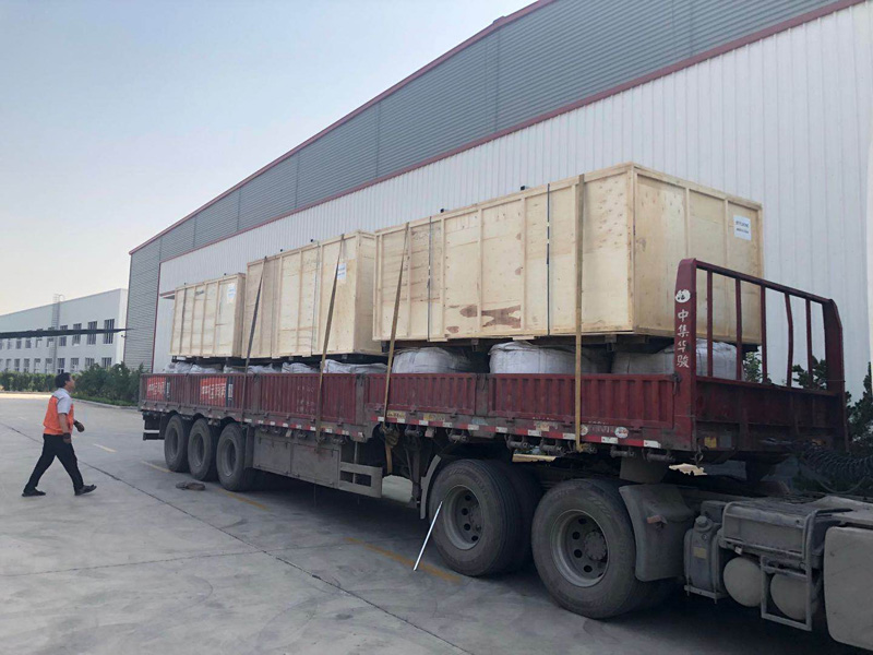 數(shù)控等離子切割工作臺包裝及發(fā)貨